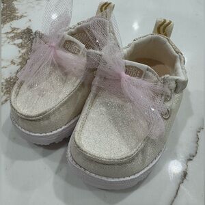 Baby Hey Dudes size 3